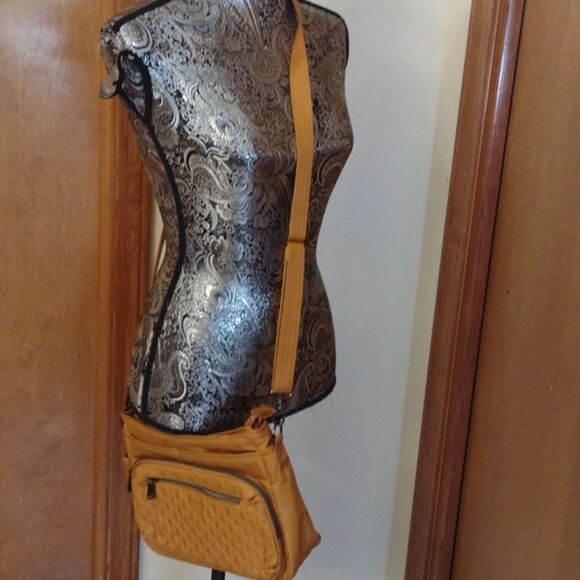 Lug Shimmy Quilted Crossbody Bag Amber Yellow Gold - Picture 3 of 13